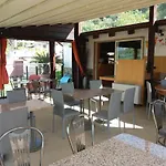 فندق مبيت وإفطار Mola Corbara (Campania)