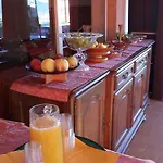 فندق مبيت وإفطار Mola