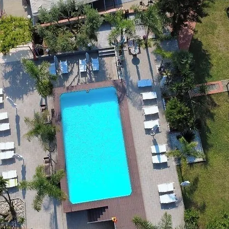 Mola Bed & Breakfast 4*